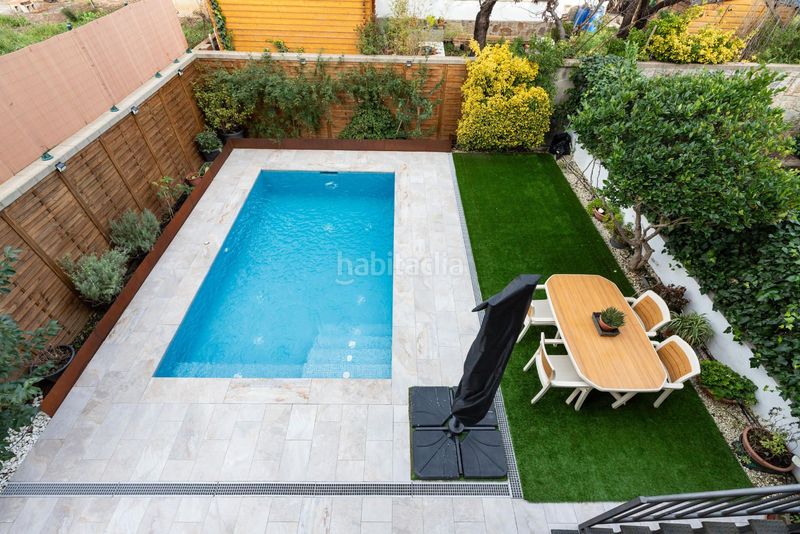 Foto 525fad1b-9eaf-4580-a2a4-9d0973dcf78d. Casa adossada amb calefacció aparcament piscina a Parets del Vallès