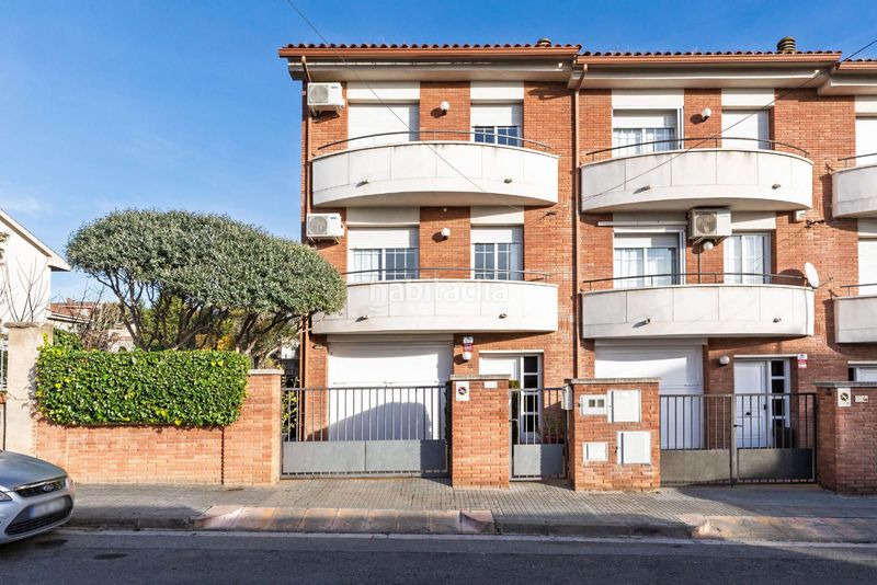 Foto 7597c770-a088-44d9-9381-875f88ad4eeb. Casa adossada amb calefacció aparcament piscina a Parets del Vallès