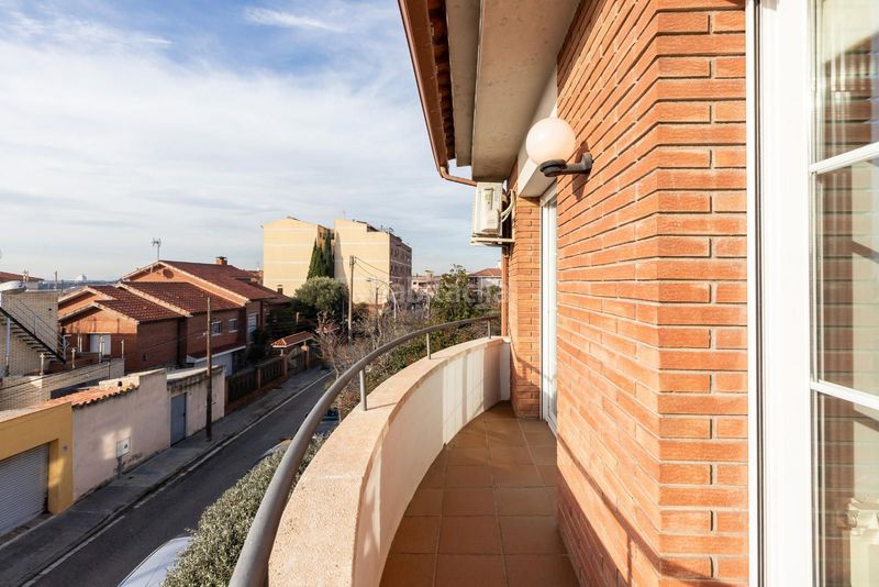 Foto d243fa90-9f5e-4c25-a0b1-4ee217e0d1fd. Casa adossada amb calefacció aparcament piscina a Parets del Vallès