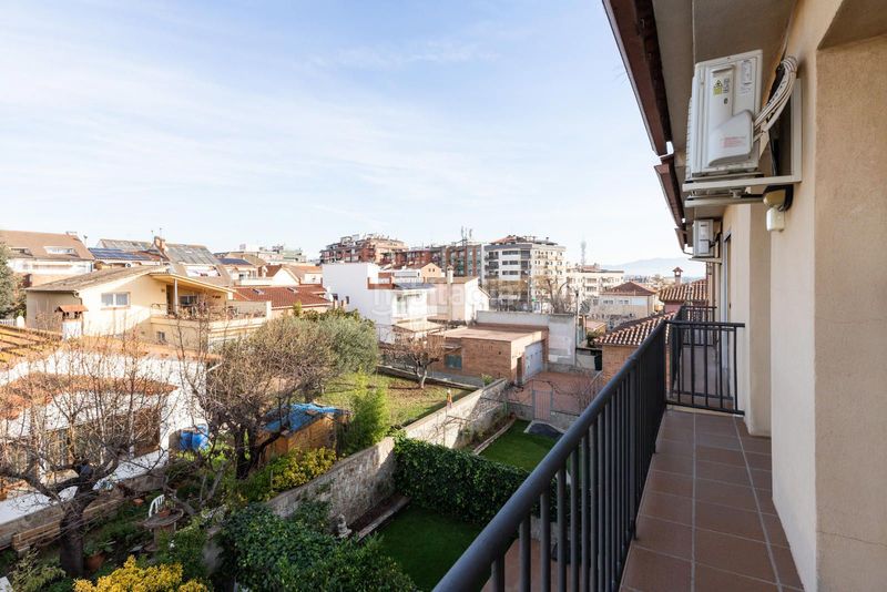 Foto f440d9c1-fd0f-42d9-8fe5-9c5da46d3042. Casa adossada amb calefacció aparcament piscina a Parets del Vallès