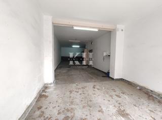 Business premise in President maci 137. Local  garaje 3 coches en venta en president maci. palams
