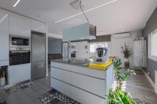 Chalet  Montornes. Casa para 2 familias en vilanova del valles