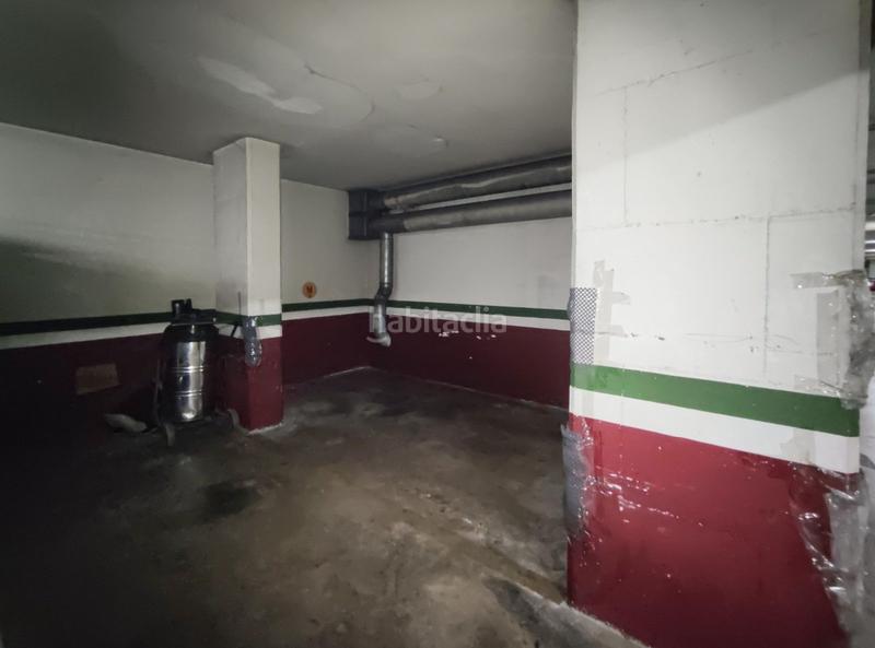 Foto 7b018665-a462-4ccf-b99f-fd3b7c56ac7c. Parking coche plaza de parking ideal inversores en Sabadell