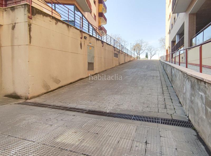 Foto af518026-f331-43e6-bb63-011b5025f717. Parking coche plaza de parking ideal inversores en Sabadell