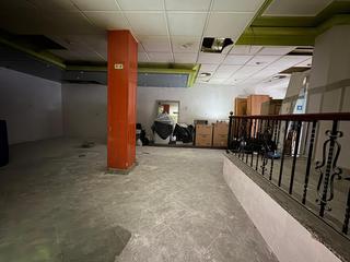 Location Local commercial  Conest.portugal. Local en pleno eixample de parets