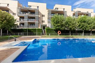 Piso  Cami del bosquet. Piso con terraza, piscina y garaje