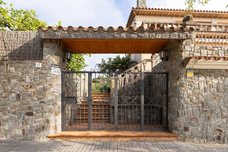 Foto 088ca642-2fb8-49f2-b6cb-e38d124cf53c. Casa  en venta en Can Quirze, . en Can Quirze Mataró