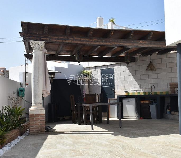 Foto f0093dd0-0def-4a64-b39f-867a98e1c1fc. Chalet se vende espectacular villa independiente en Nerja