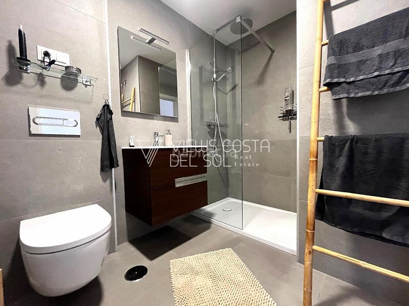 Foto 0332234a-89ae-481a-9c7c-79a8db64a3e9. Apartamento se vende apartamento de lujo con licencia turística , vistas al mar, parking, trastero. en Algarrobo Costa