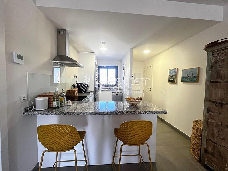 Foto bc72d2e6-3696-45f6-896e-fcb0c11530b0. Apartamento se vende apartamento de lujo con licencia turística , vistas al mar, parking, trastero. en Algarrobo Costa