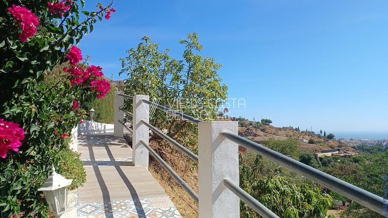 Foto 12b762fd-18d2-43d0-9315-4976914fa60a. Casa amb aparcament piscina a Torrox pueblo Torrox