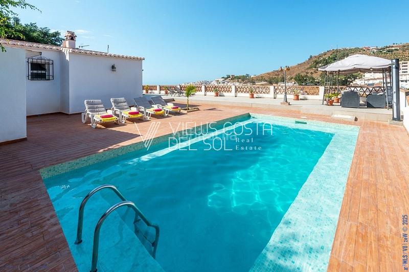 Foto 26b267d3-3bad-4c62-a8e5-7853420b737c. Casa amb aparcament piscina a Torrox pueblo Torrox