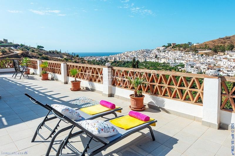 Foto e1472ea5-9147-4bca-93d9-76b325550b2d. Casa amb aparcament piscina a Torrox pueblo Torrox