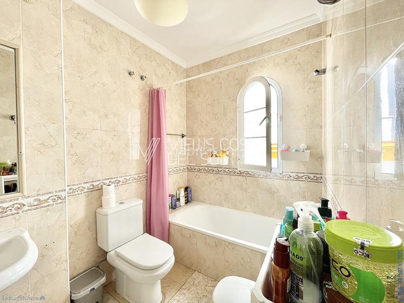 Foto 26d35b9b-8069-411b-8ac5-94e9fe17880a. Haus mit heizung parking in Torrox pueblo Torrox