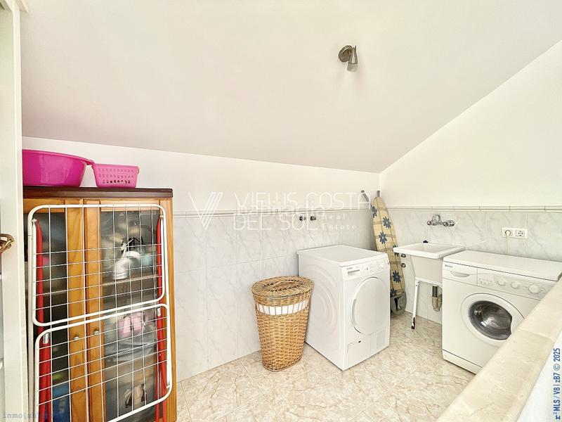 Foto 7a395817-7a3d-446c-9594-30aa2d6e7f3a. Haus mit heizung parking in Torrox pueblo Torrox