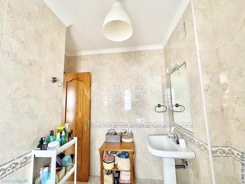 Foto c0bce418-77f9-464d-94ec-0d189c9a6de1. Haus mit heizung parking in Torrox pueblo Torrox