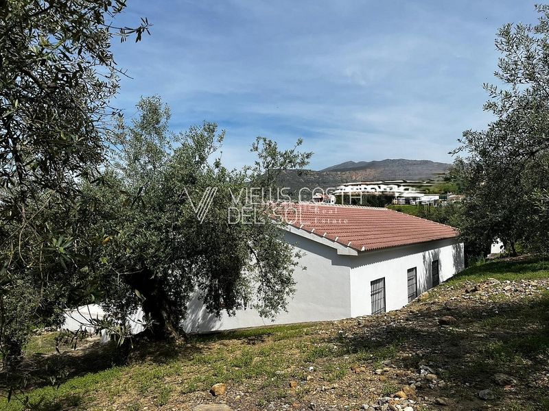 Foto 0dca8ef7-7e53-4633-ab89-b16d2e218a4f. Casa amb aparcament a Alcaucín