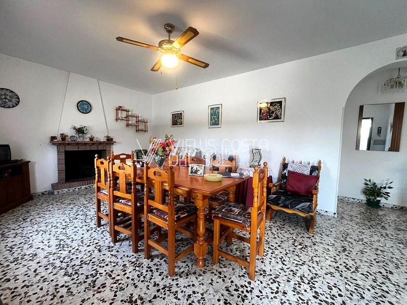 Foto 7efb29a7-fa4e-40f3-936a-523f23e41fb4. Casa amb aparcament a Alcaucín