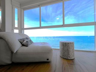 Apartament a Algarrobo Costa. Se vende piso en primera línea de playa, frontal al mar en algar