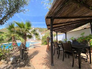 Xalet a Arenas. Maravillosa finca con villa independiente en venta cerca de véle