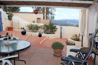 Maison à Arenas. Se vende cortijo independiente en arenas .