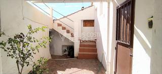 Casa a Riogordo. Se vende gran cortijo de pueblo 4 habitaciones, en riogordo, mál