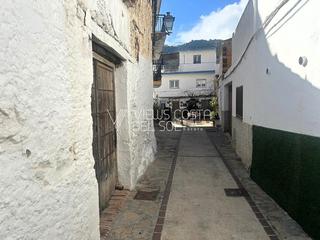 Haus en Arenas. Casa de pueblo de dos plantas para reformar, arenas, mlaga