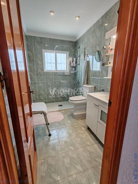 Foto 36ea5c15-4a90-45dd-b71f-a37a2171c034. Casa amb aparcament piscina a Centro Nerja