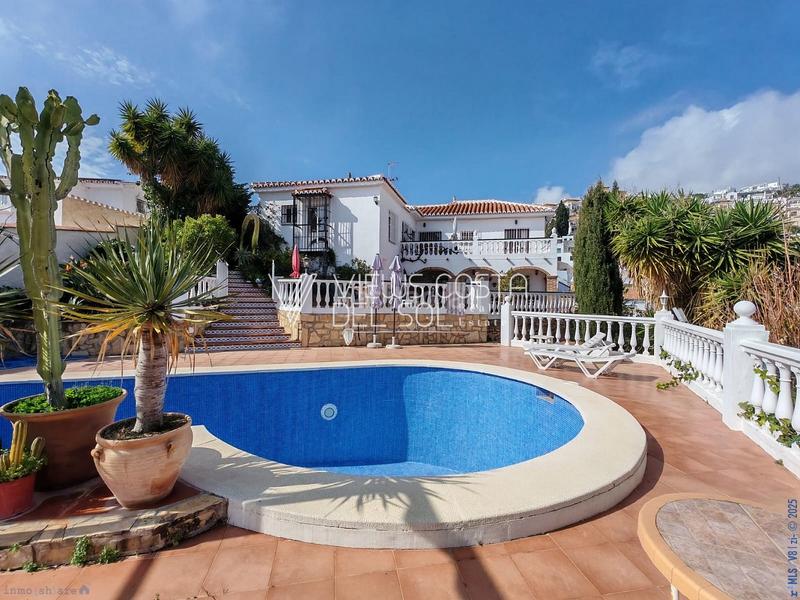 Foto eadfed21-5d76-467c-82e8-264c5ee1825f. Casa amb aparcament piscina a Centro Nerja