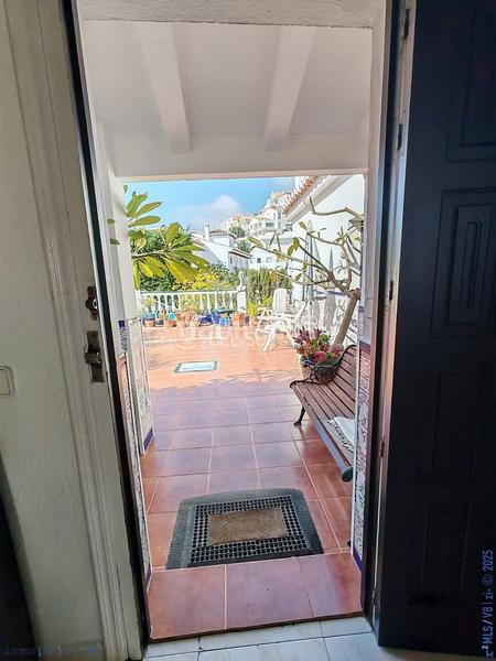 Foto fcd76f90-d509-4dd4-bca9-aae1909d1a95. Casa amb aparcament piscina a Centro Nerja