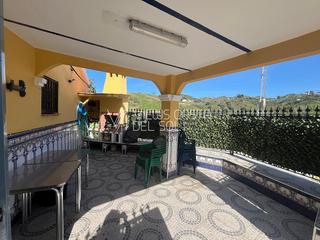 Doppelhaus en Camino Algarrobo - Las Arenas. Se vende casa pareada rstica de dos plantas en el campo, triana