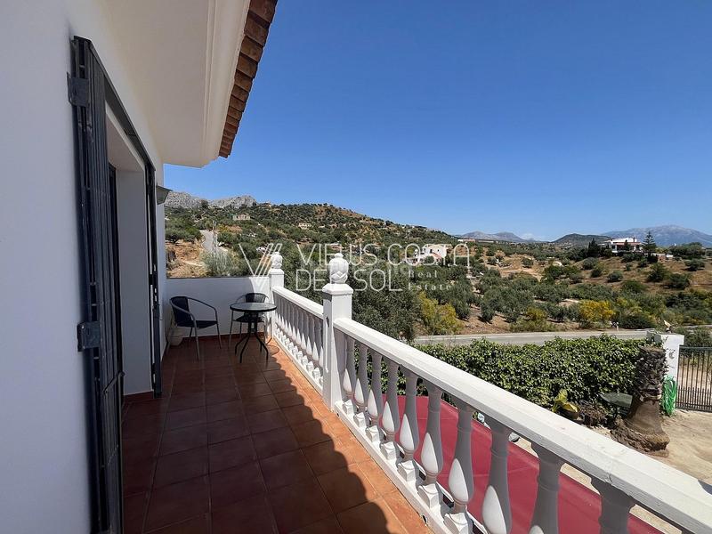 Foto 015480fb-c2ba-42d1-b060-d271885c9cda. Casa se vende villa independiente con licencia turística, piscina, y gran parcela , málaga en Riogordo