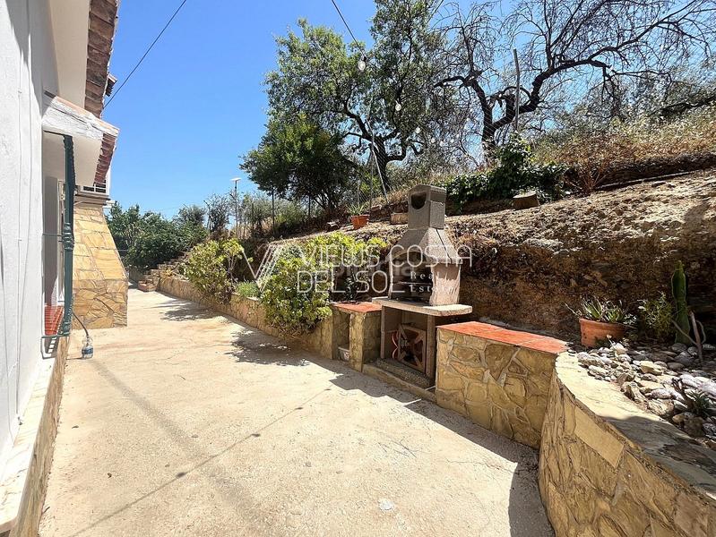 Foto 2280e96a-3fa1-4d84-9492-3c9461982b1a. Casa se vende villa independiente con licencia turística, piscina, y gran parcela , málaga en Riogordo