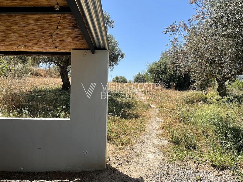 Foto 52aa4cc2-0f8d-4ea8-9497-1e6a94088876. Casa se vende villa independiente con licencia turística, piscina, y gran parcela , málaga en Riogordo