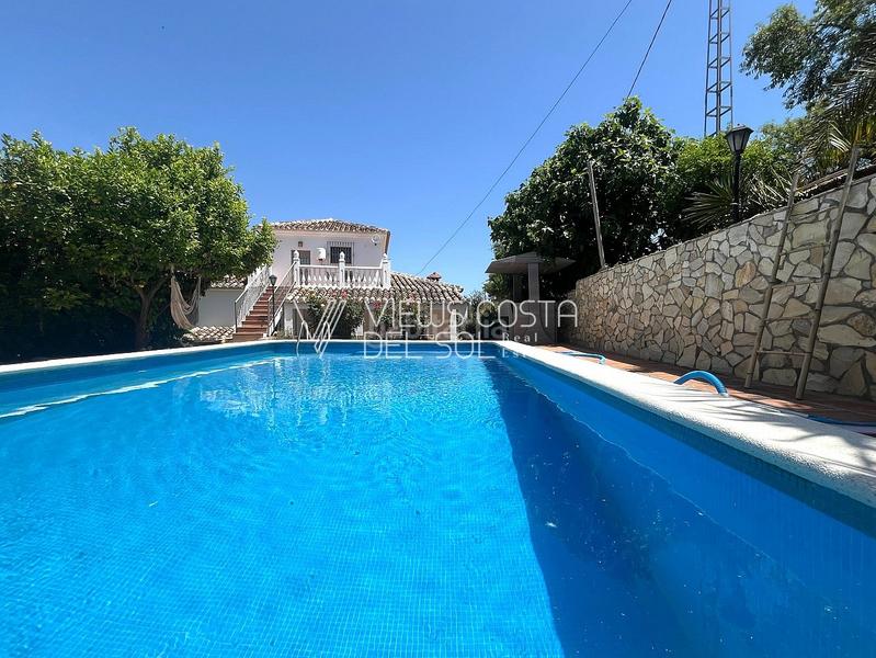 Foto 58622989-a7cc-4cfb-a663-b5b5b68b0b31. Casa se vende villa independiente con licencia turística, piscina, y gran parcela , málaga en Riogordo
