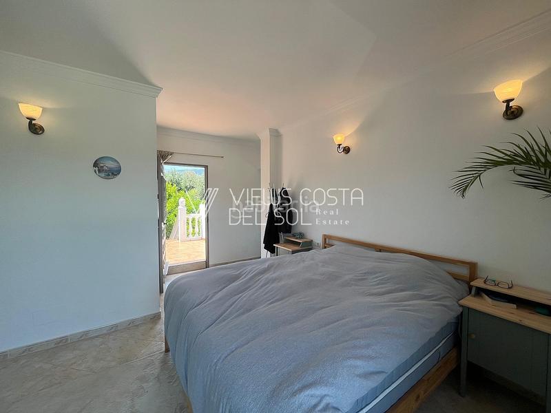 Foto b10a2702-2360-4e8a-a0f1-b25b3e01e496. Casa se vende villa independiente con licencia turística, piscina, y gran parcela , málaga en Riogordo