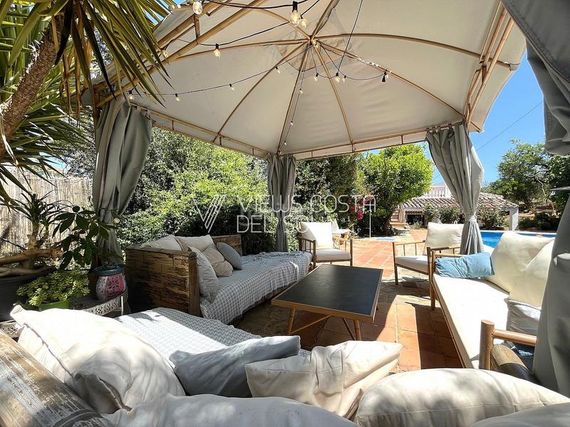 Foto c2759aaf-bbd0-412a-96e4-3d0290753ee9. Casa se vende villa independiente con licencia turística, piscina, y gran parcela , málaga en Riogordo