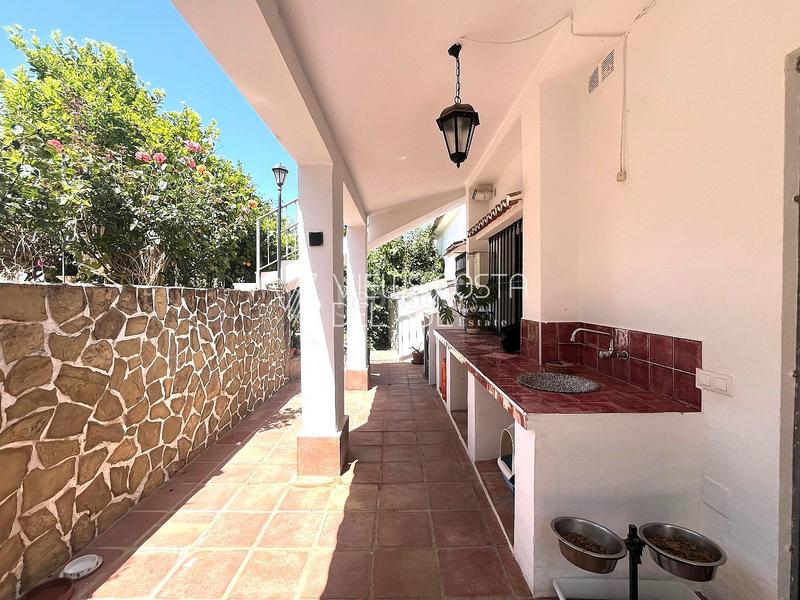 Foto ce8f706a-d2c7-4115-b4dc-645e3a9195b9. Casa se vende villa independiente con licencia turística, piscina, y gran parcela , málaga en Riogordo