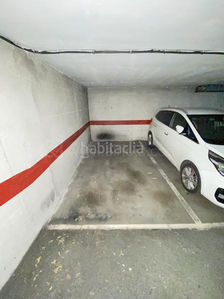 Foto d65c2d35-72d1-4fd9-927c-12d9e4f59d2c. Parking voiture dans San Adrián Logroño