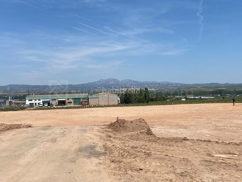 Foto fec86f2c-4291-4d8e-956f-e4ccee800bb2. Terreny residencial a La Portalada - Varea Logroño