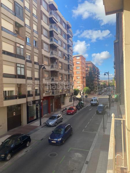 Foto 05687236-c63b-4ad6-8951-31f0ca958e72. Büro mit heizung parking in Residencia Logroño