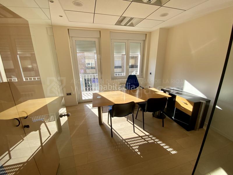 Foto f747b5d6-63bb-4682-9303-d7f3b7e19ec9. Büro mit heizung parking in Residencia Logroño