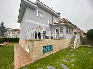 Casa  Lardero - av aragon. Chalet pareado en avd.aragón