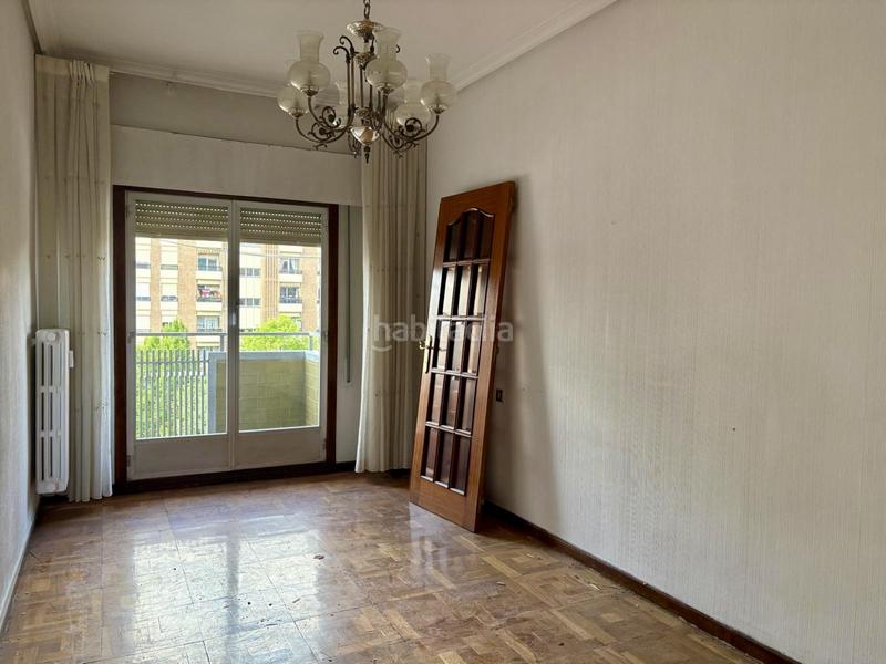 Foto be81e28f-1cbd-43b7-a970-54df86e283f0. Piso buenos días! permítame presentarle este piso con un gran potencial, ideal para familias o inversores que buscan un proyecto de ref en Logroño