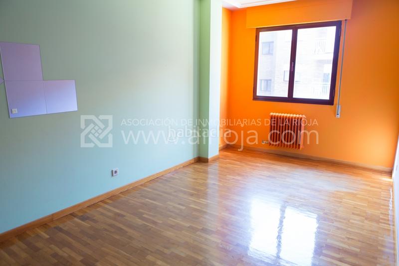 Foto a7985cbf-e475-4a42-b3b5-84430c53beac. Pis amb calefacció aparcament a Fuenmayor