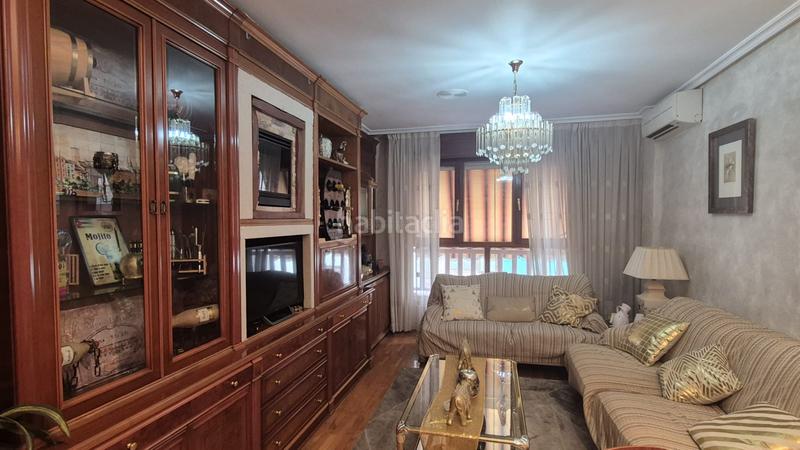Foto cdb725fc-7bad-43e3-a7eb-9ba5f2c4612c. Piso  en venta centro . en Juzgados Logroño