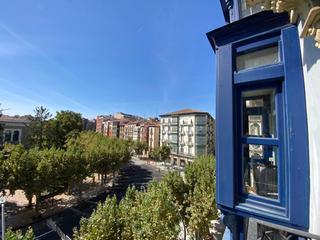 Etagenwohnung  Logroño - cl muro cervantes. Descubre el lujo y la elegancia en el corazón de logroño con est