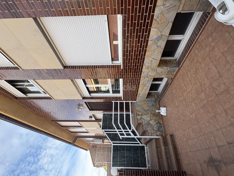 Foto 00cb95ce-1f58-405d-8b1e-c76197ce9c88. Casa adossada amb calefacció aparcament piscina a Villamediana de Iregua