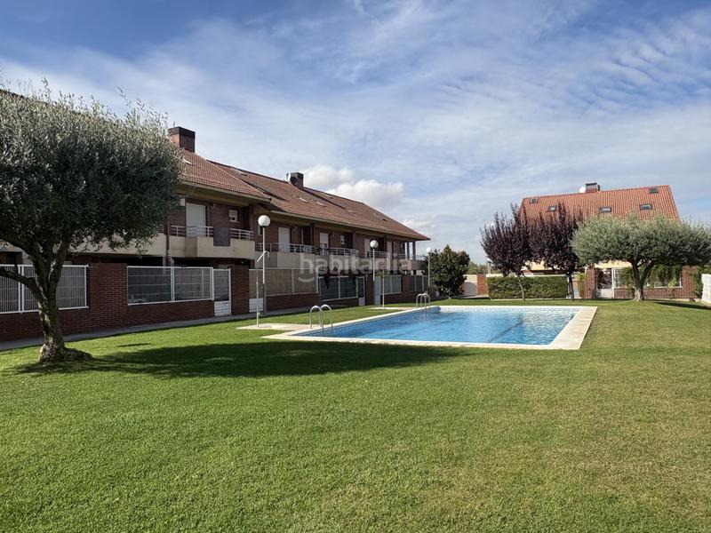 Foto 60910dd9-5178-49de-9006-5ed354bb6bf2. Casa adossada amb calefacció aparcament piscina a Villamediana de Iregua