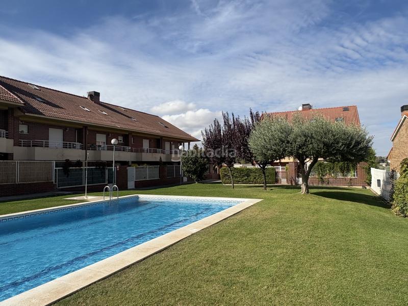 Foto b378c8bb-0096-4265-aa7e-3be39db856bd. Casa adossada amb calefacció aparcament piscina a Villamediana de Iregua